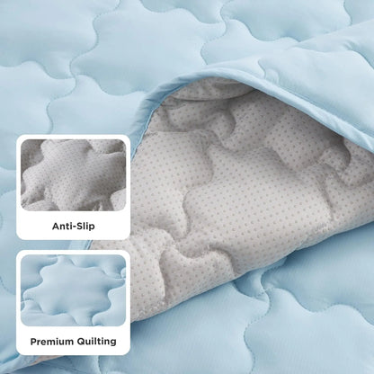Cooling pet mat detail showing anti-slip backing and premium quilting