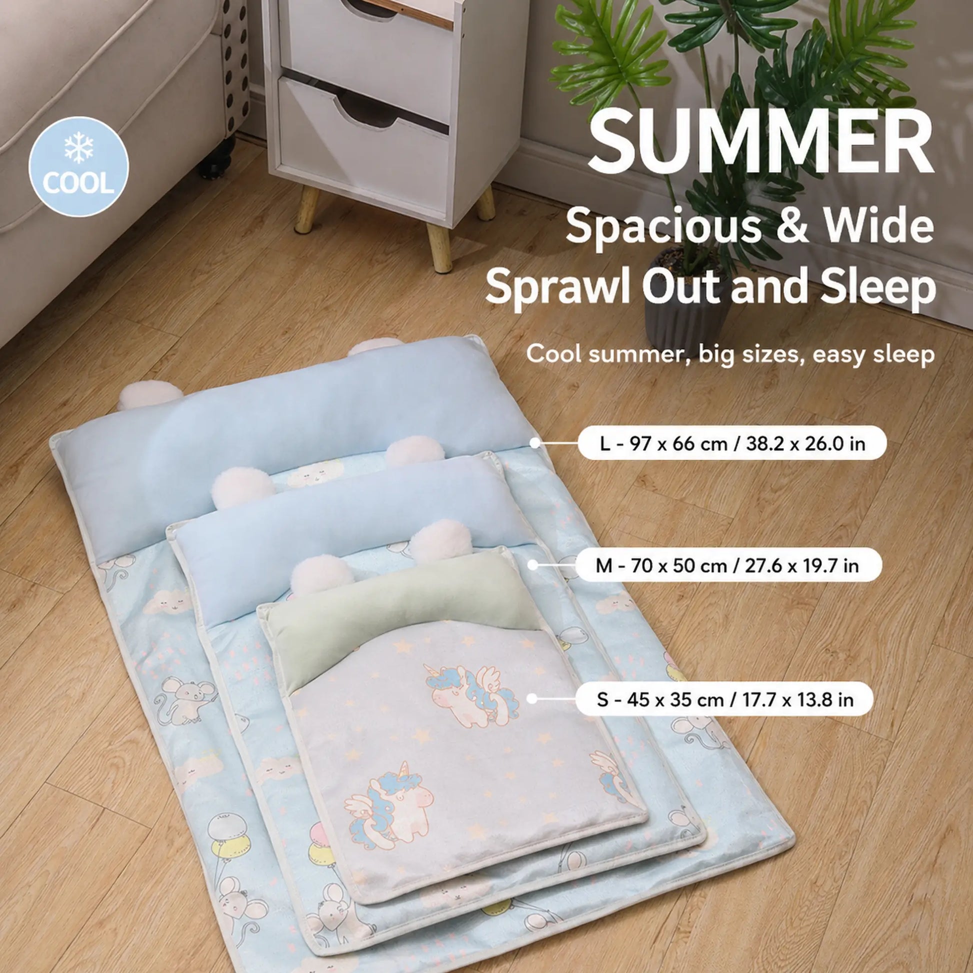Three sizes of cooling pet sleeping mat: S 45 by 35 cm, M 70 by 50 cm, L 97 by 66 cm